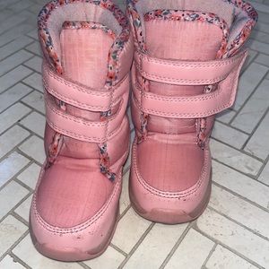 Carter’s snow boots